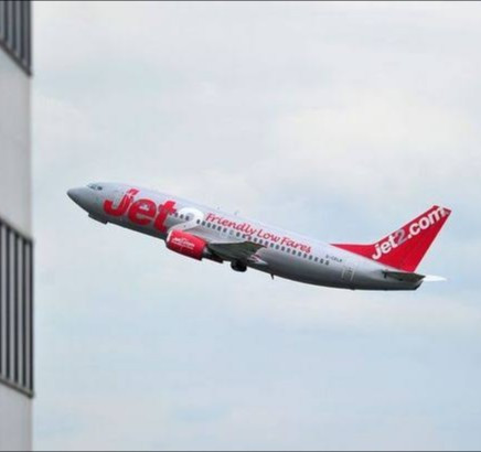 Plane makes emergency landing