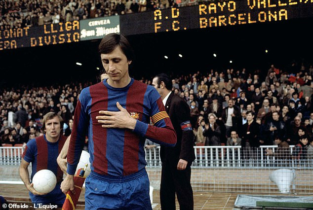 Barcelona unveil giant statue outside Camp Nou in honour of late club legend Johan Cruyff (Photos)