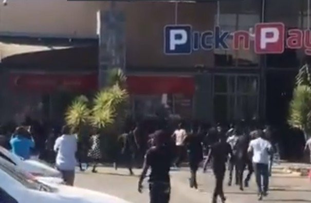 #Xenophobia: South African businesses attacked in Zambia, Zambian radio station to stop playing South African songs (videos)