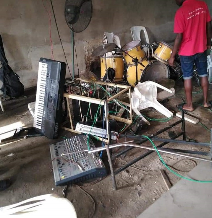  Masquerades invade Church in Akwa Ibom, destroy properties, beat up parishioners after pastor preached against their violent activities