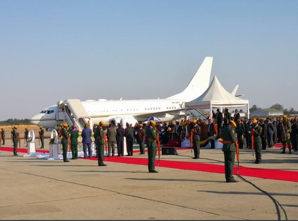 Robert Mugabe?s body arrives Zimbabwe from Singapore (Photos)