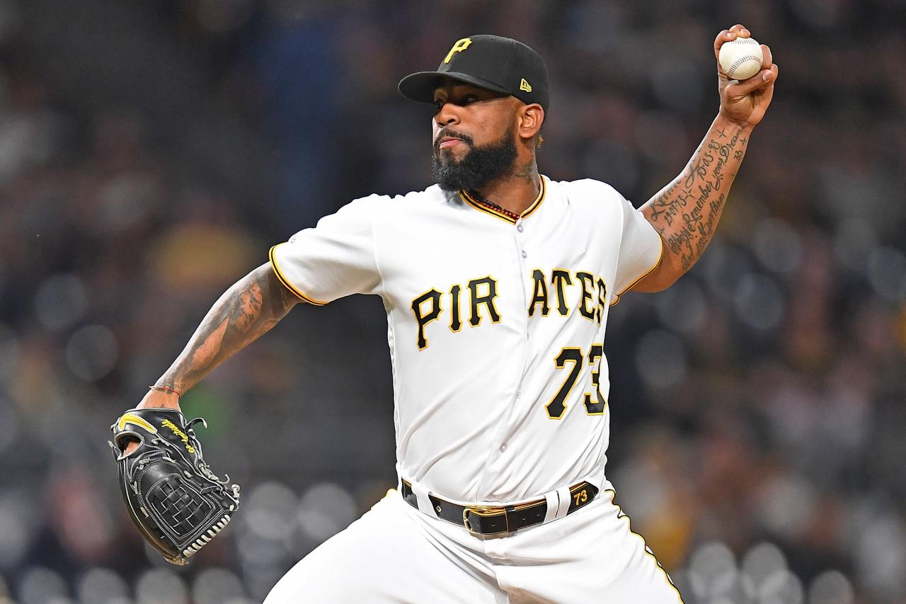 Baseball star Felipe Vazquez admits he had sex with a 13-year-old girl?he 