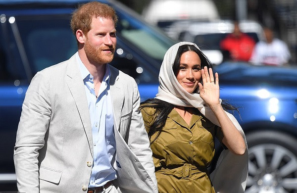 Meghan Markle wears headscarf in public for the first time as she visits Cape Town mosque with Prince Harry (Photos)