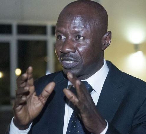 EFCC hands over N100m loot recovered from corrupt officials to Kwara State Government?