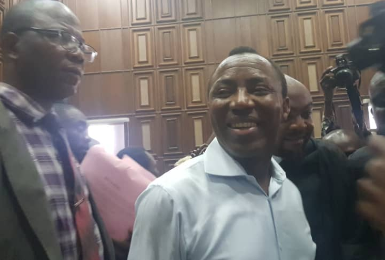First photos of Omoyele Sowore in court today during his arraignment for?treason and terrorism by DSS