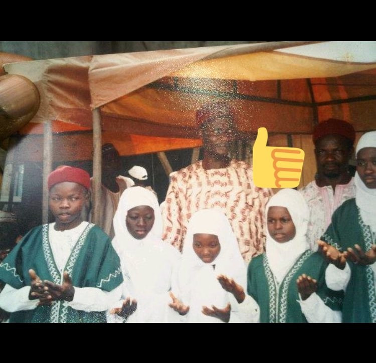 Can you guess the star doing "Walimoh" in this photo?