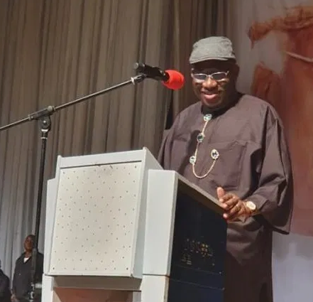 APC mocks?Goodluck Jonathan following?David Cameron