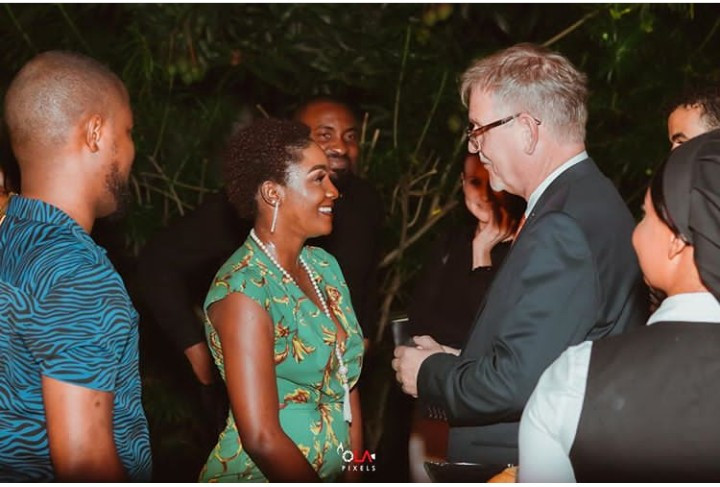 Simi seen performing with a visible bump