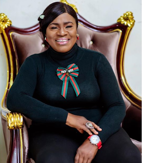Veteran Nollywood actress, Mama Rainbow celebrates 77th birthday with stunning photos