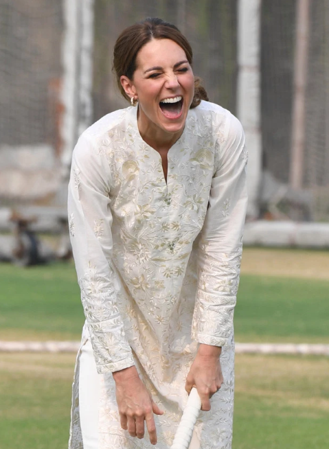 Beautiful photos of Kate Middleton and Prince William playing cricket during royal visit to Pakistan