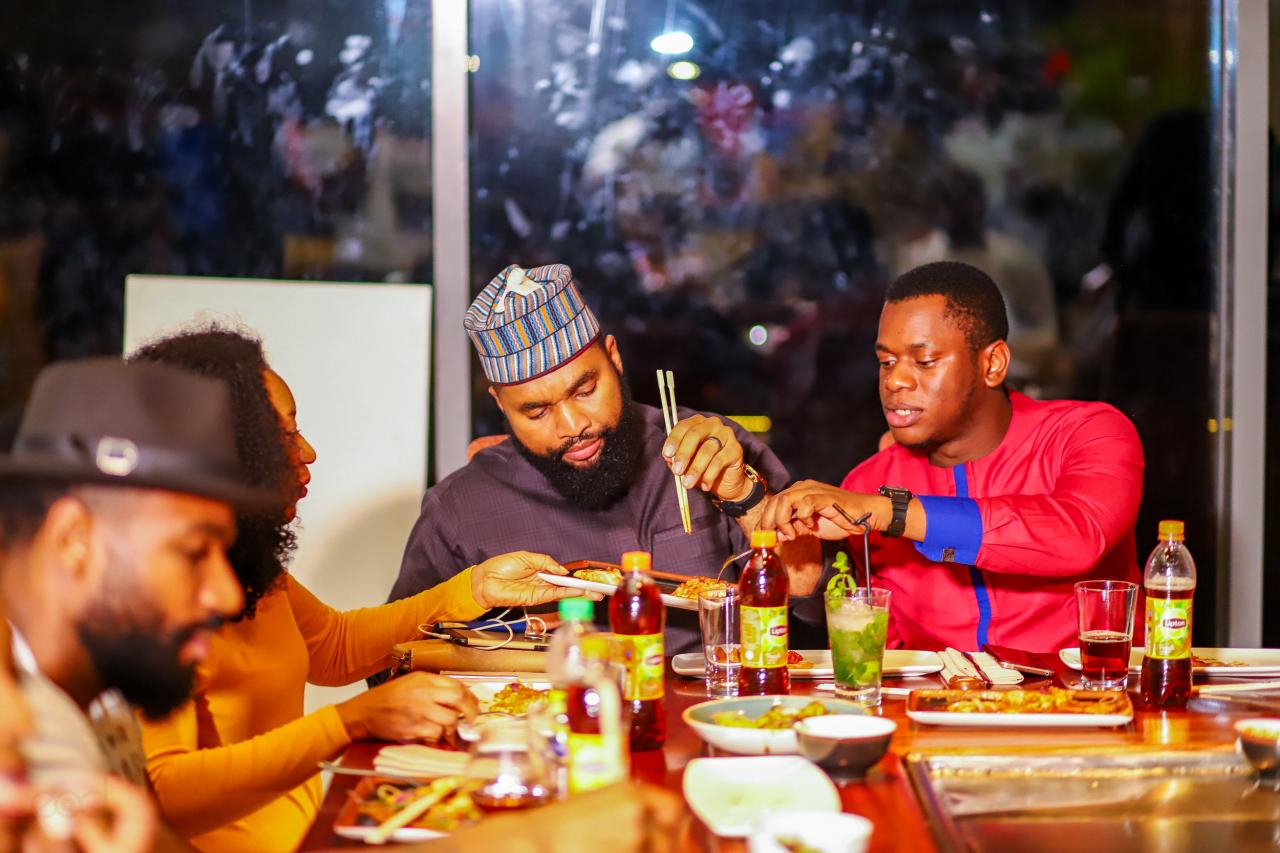 Lipton Ice Tea Presents Prize to BBNaija Season 4 RunnerUp Mike... And a Surprise Gift for His Wife