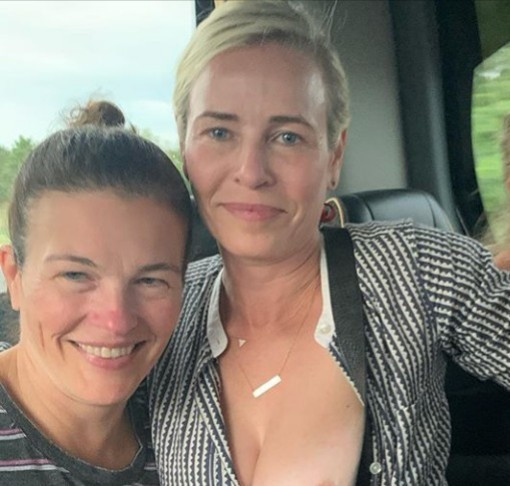 Chelsea Handler shares photo with her breast hanging out of her shirt (+18)