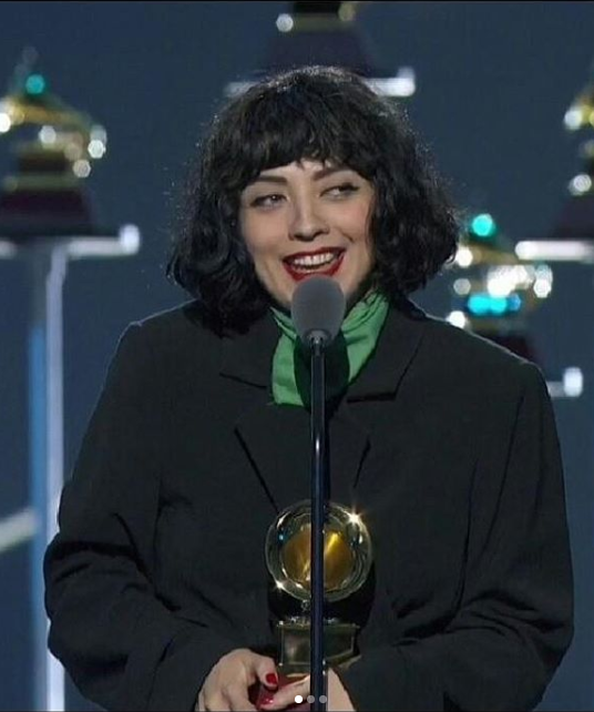 Chilean singer Mon Laferte shows her bare breasts as she goes topless on the Latin Grammys red carpet (+18 photos/video)