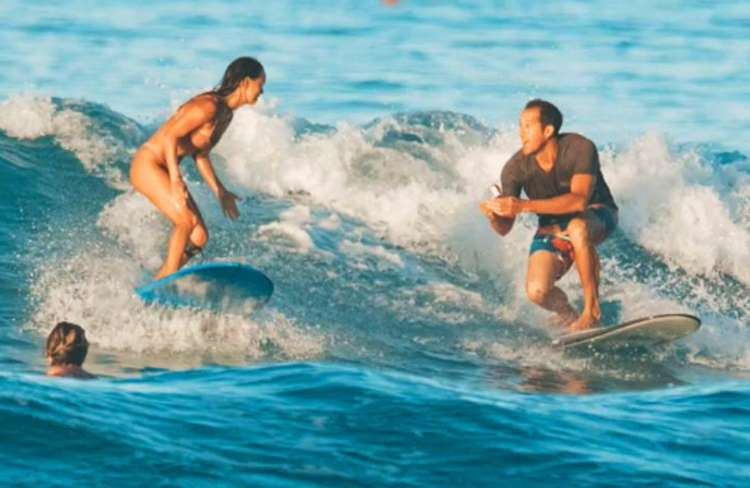 Man accidentally drops engagement ring in sea while proposing to his girlfriend on surfboard