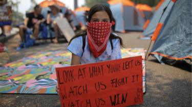 protester, 19/12