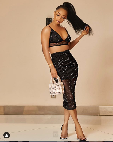 Toke Makinwa showcases her curves in new sexy photos?