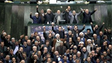 Iranian MPs stand and chant 'death to America'