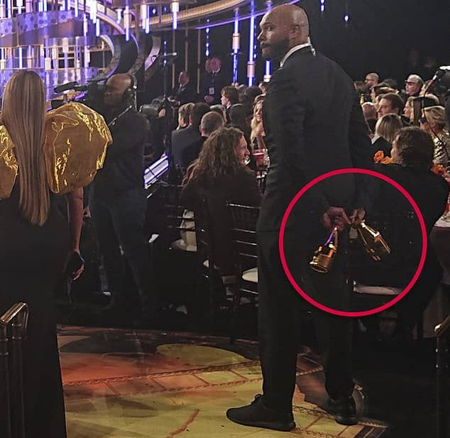 Beyonce and Jay-Z attend the Golden Globes award with their own expensive champagne (Photos)