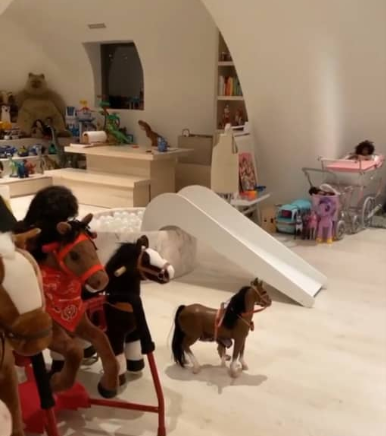 Kim Kardashian shows off her children