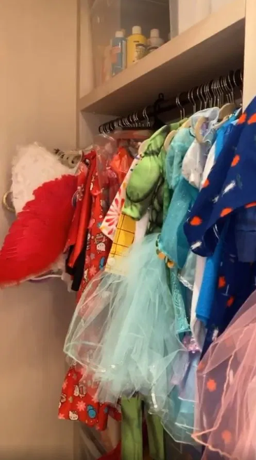Kim Kardashian shows off her children