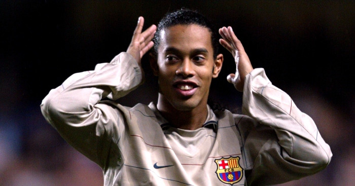 Watch footage of Ronaldinho playing foot volleyball with prison inmates while awaiting trial 