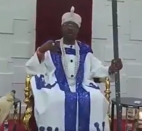 ?God, infect me with Covid-19 and leave the rest of the world out of it,? Oluwo of Iwo offers himself as a "sacrifice" to save the world from coronavirus (video)