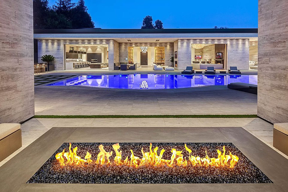 Inside the sprawling mansion 22-year-old billionaire, Kylie Jenner just bought for  million (Photos)