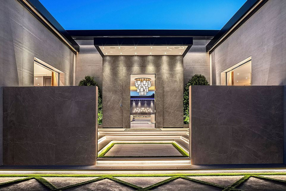 Inside the sprawling mansion 22-year-old billionaire, Kylie Jenner just bought for  million (Photos)