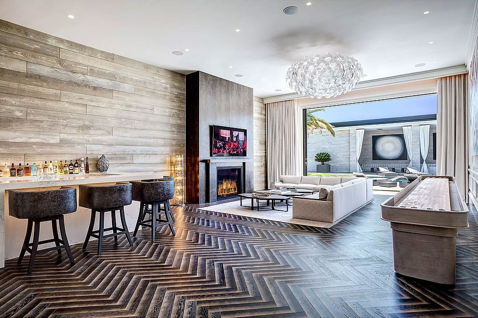 Inside the sprawling mansion 22-year-old billionaire, Kylie Jenner just bought for  million (Photos)