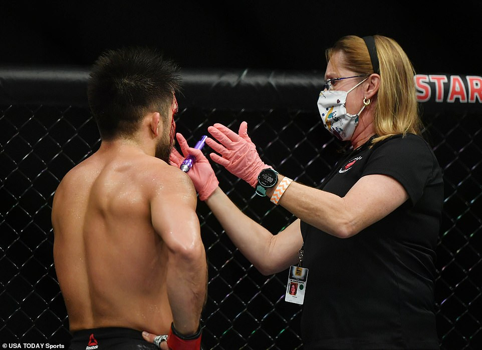 First major U.S sporting event returns as UFC 249 takes place in an empty Florida arena amid coronavirus pandemic (photos)