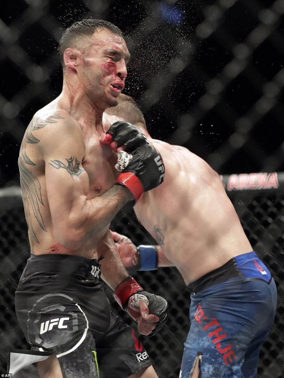 First major U.S sporting event returns as UFC 249 takes place in an empty Florida arena amid coronavirus pandemic (photos)