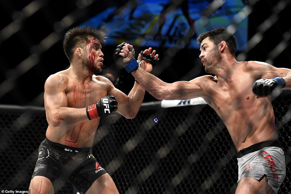 First major U.S sporting event returns as UFC 249 takes place in an empty Florida arena amid coronavirus pandemic (photos)