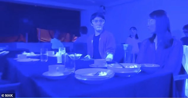 Terrifying experiment shows how quickly Coronavirus can spread in restaurants within minutes (Video)