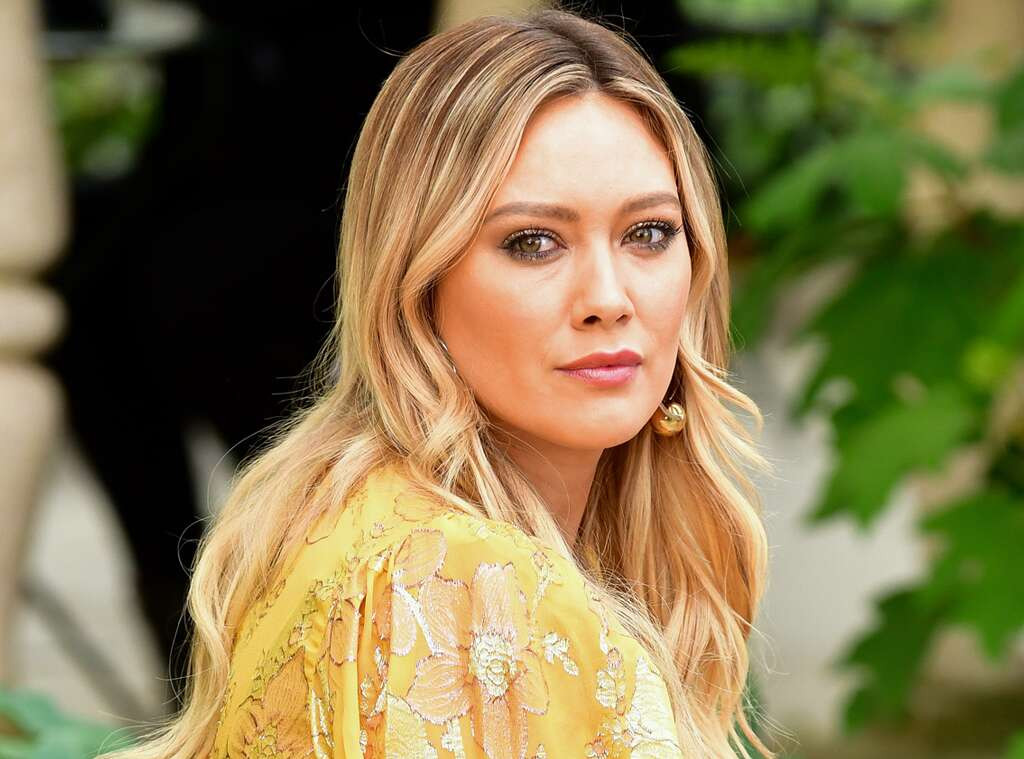 Actress Hilary Duff shuts down