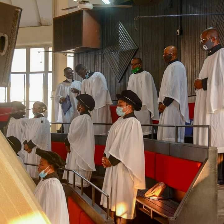 Christians adorn facemask and observe social distancing as churches in Lagos reopen for service (photos)