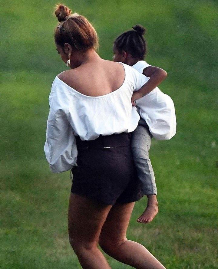 Beyonce and her family pictured on boat ride with her mum (photos)