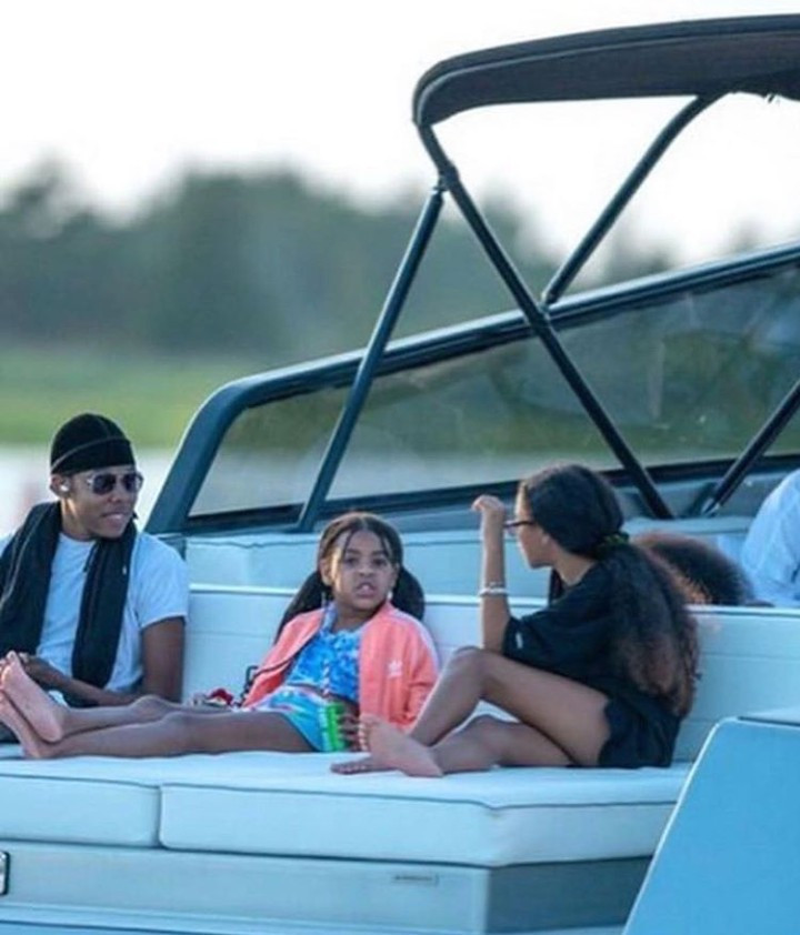 Beyonce and her family pictured on boat ride with her mum (photos)