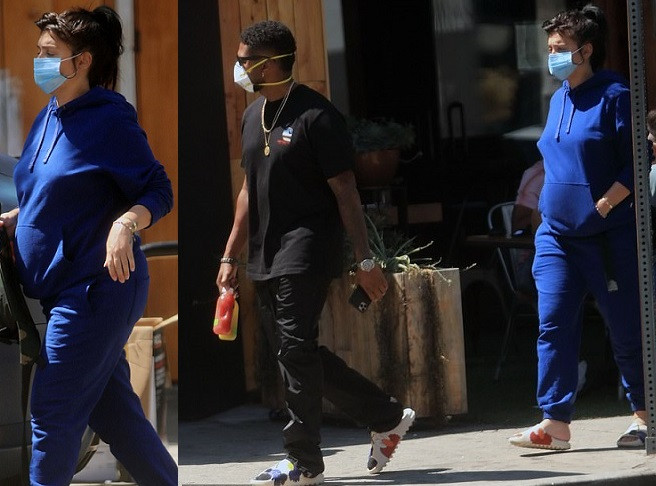 Usher and his pregnant girlfriend Jenn Goicoechea enjoy a stroll in West Hollywood (Photos)