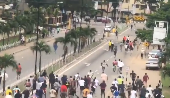 #AlausaProtest: Again, Thugs attack #EndSARS protesters in Lagos (video)
