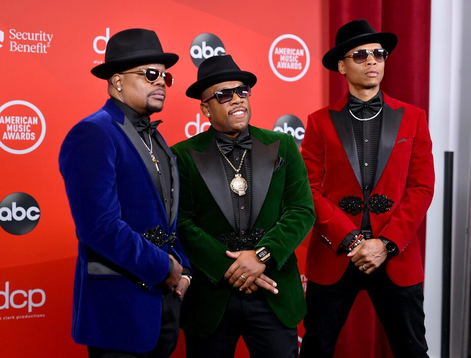 See how celebrities turned up for the 2020 American Music Awards (photos)