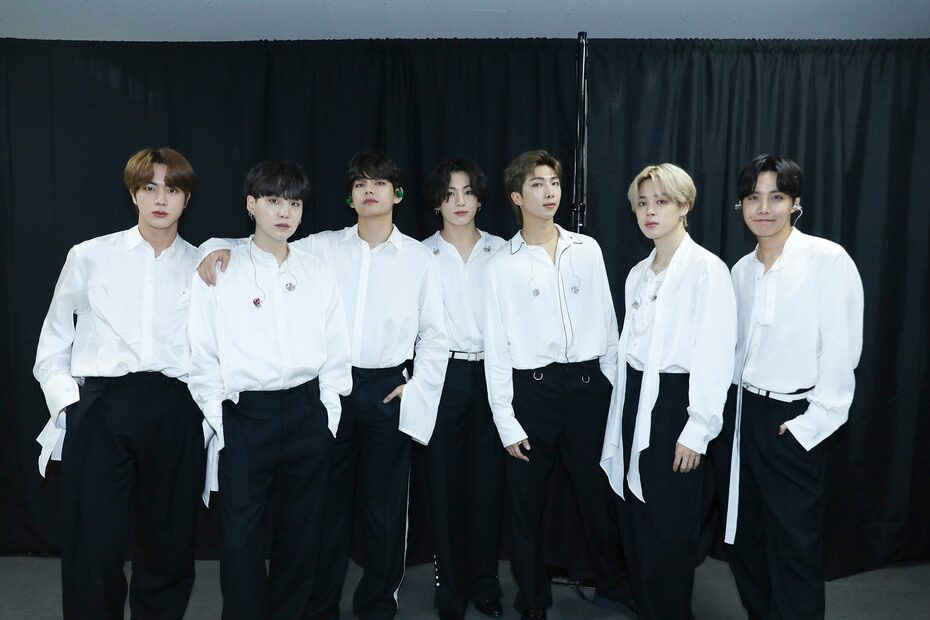 See how celebrities turned up for the 2020 American Music Awards (photos)