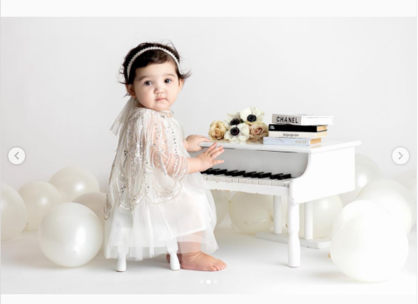 Singer Cassie and husband Alex Fine celebrate their daughter