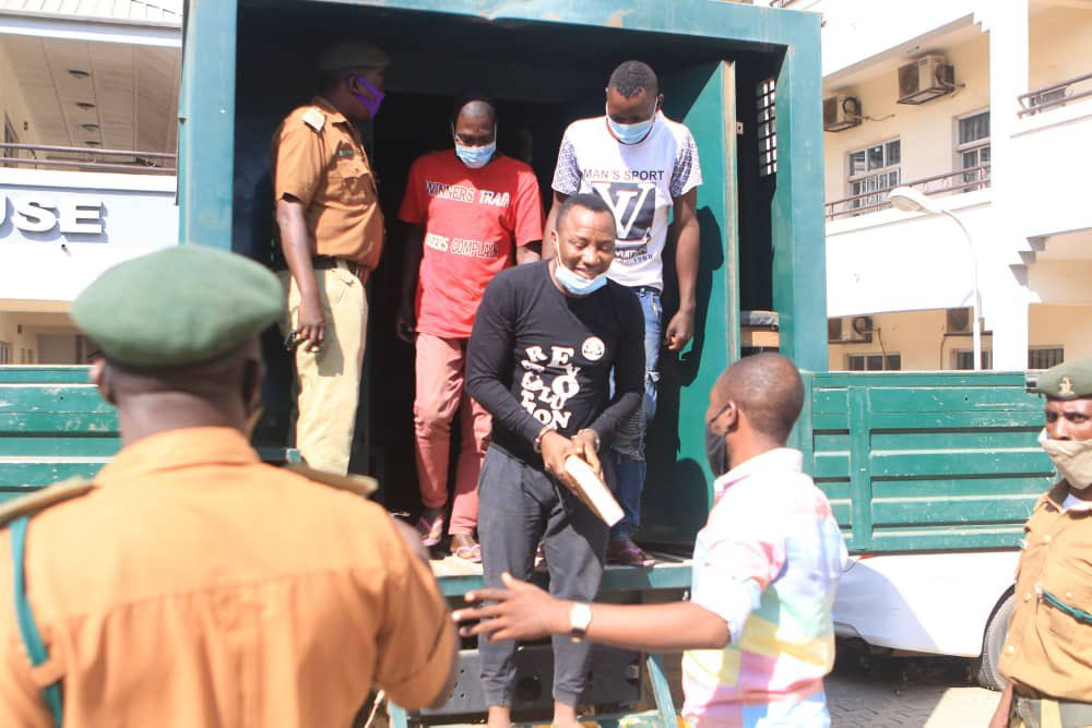 Bail application: Sowore brought to court in handcuffs (photos)