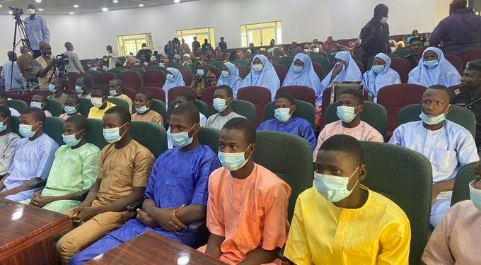 Niger state governor, Abubakar Bello, receives freed Kagara schoolboys and their teachers (photos)