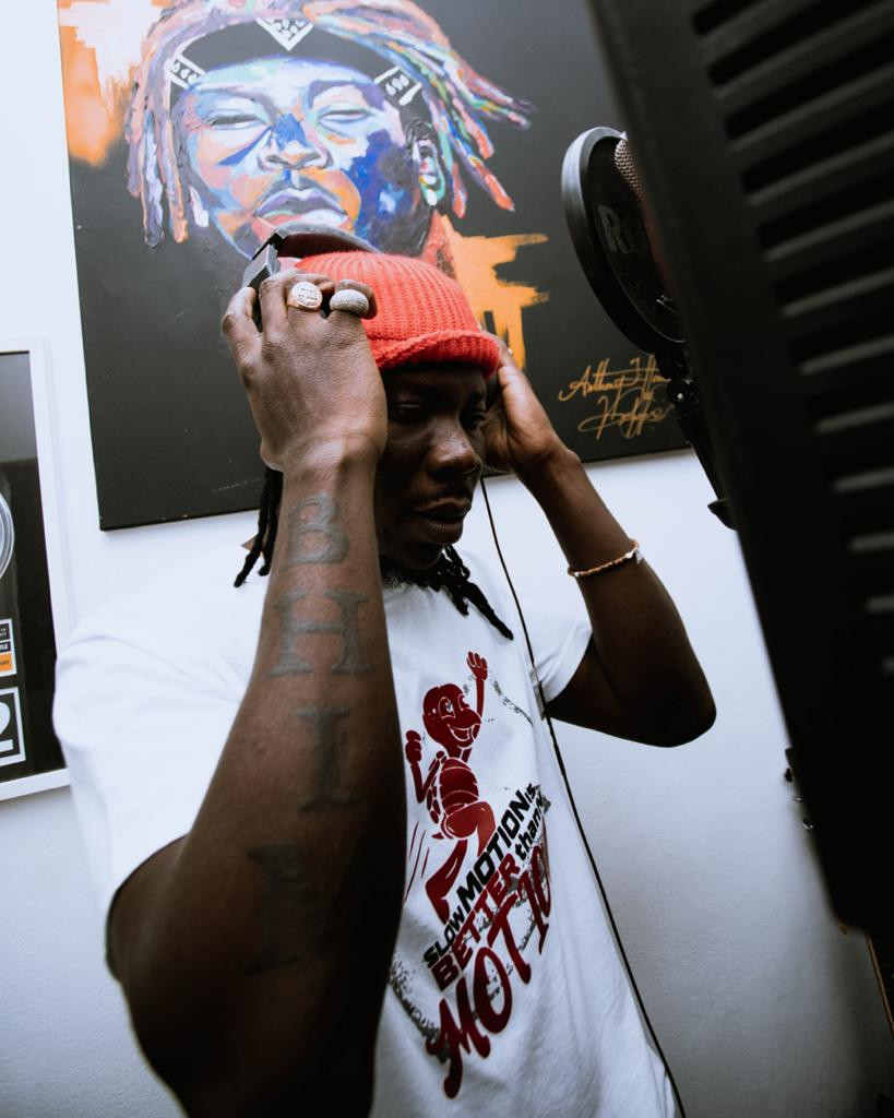 Let all other African Nations give it up for Nigeria for holding it down at the Grammys, as for Ghana, smh - Ghanaian singer, Stonebwoy writes