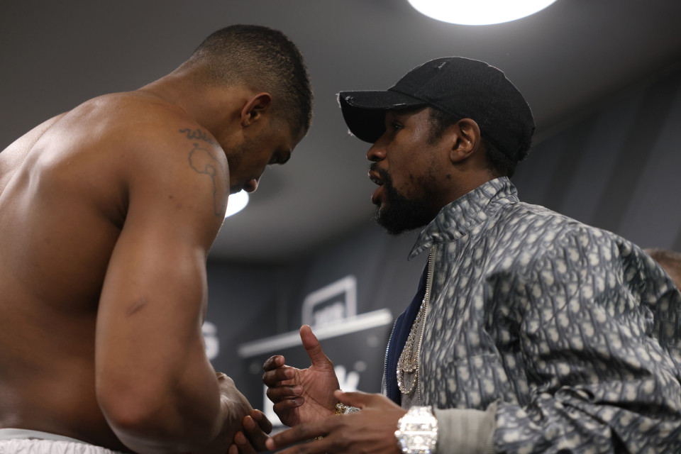 Floyd Mayweather to team up with Anthony Joshua and offer him advice before Tyson Fury megafight