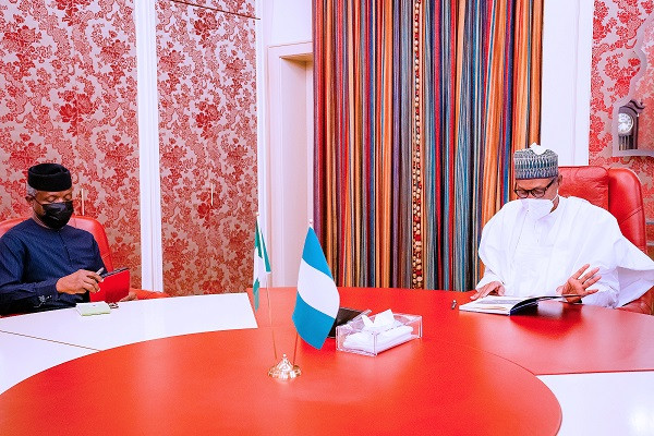 President Buhari receives briefings from VP Yemi Osinbajo (photos)