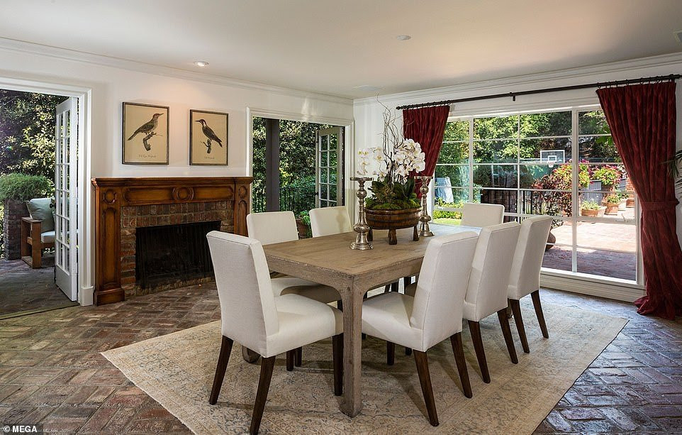 Rihanna buys m Beverly Hills mansion just next door to m home she bought 3 months ago (Photos)    