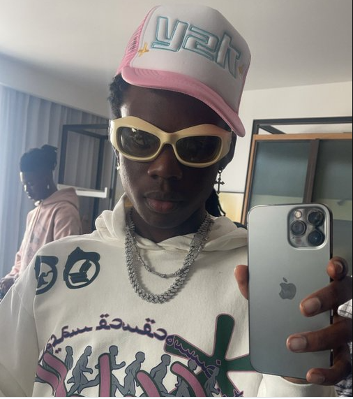Singer Rema splashes $40k (N15m) on VVS diamond chain (video)