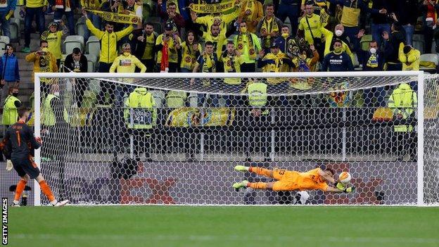 David de Gea's penalty is saved